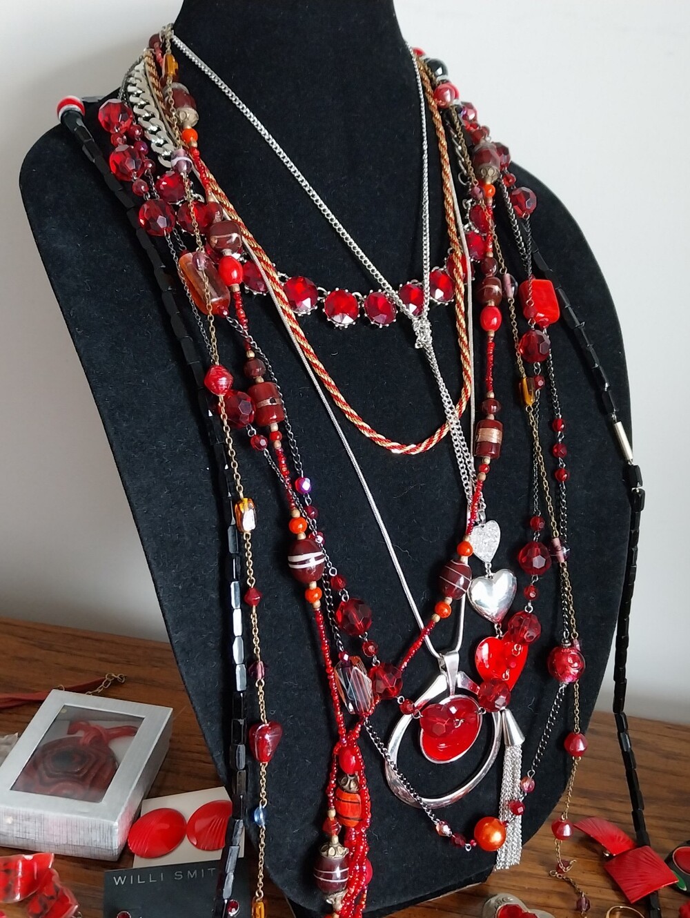 Vintage Jewelry Box Filled with Red Costume Jewelry - Picture 8 of 11